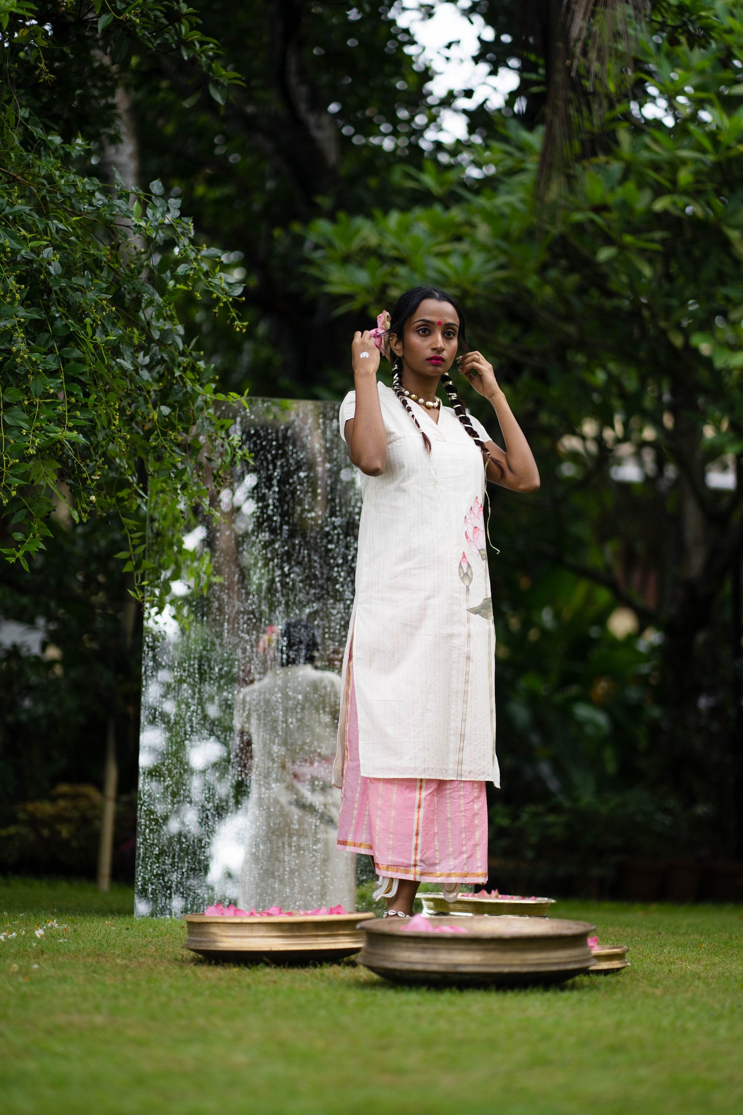 Parniha Embroidered Onam Kurta