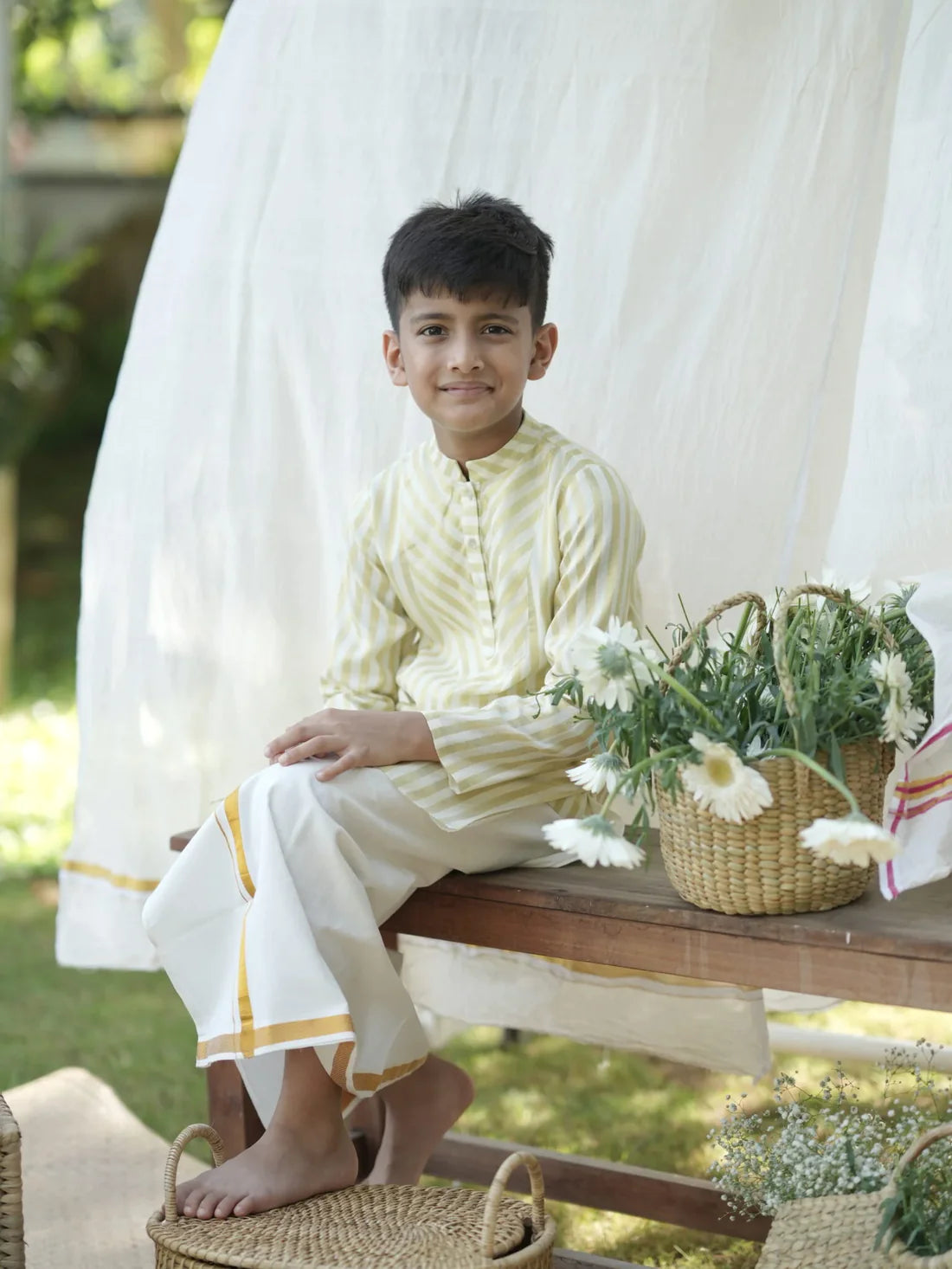 Rowan Onam Kasavu Stripe Kurta