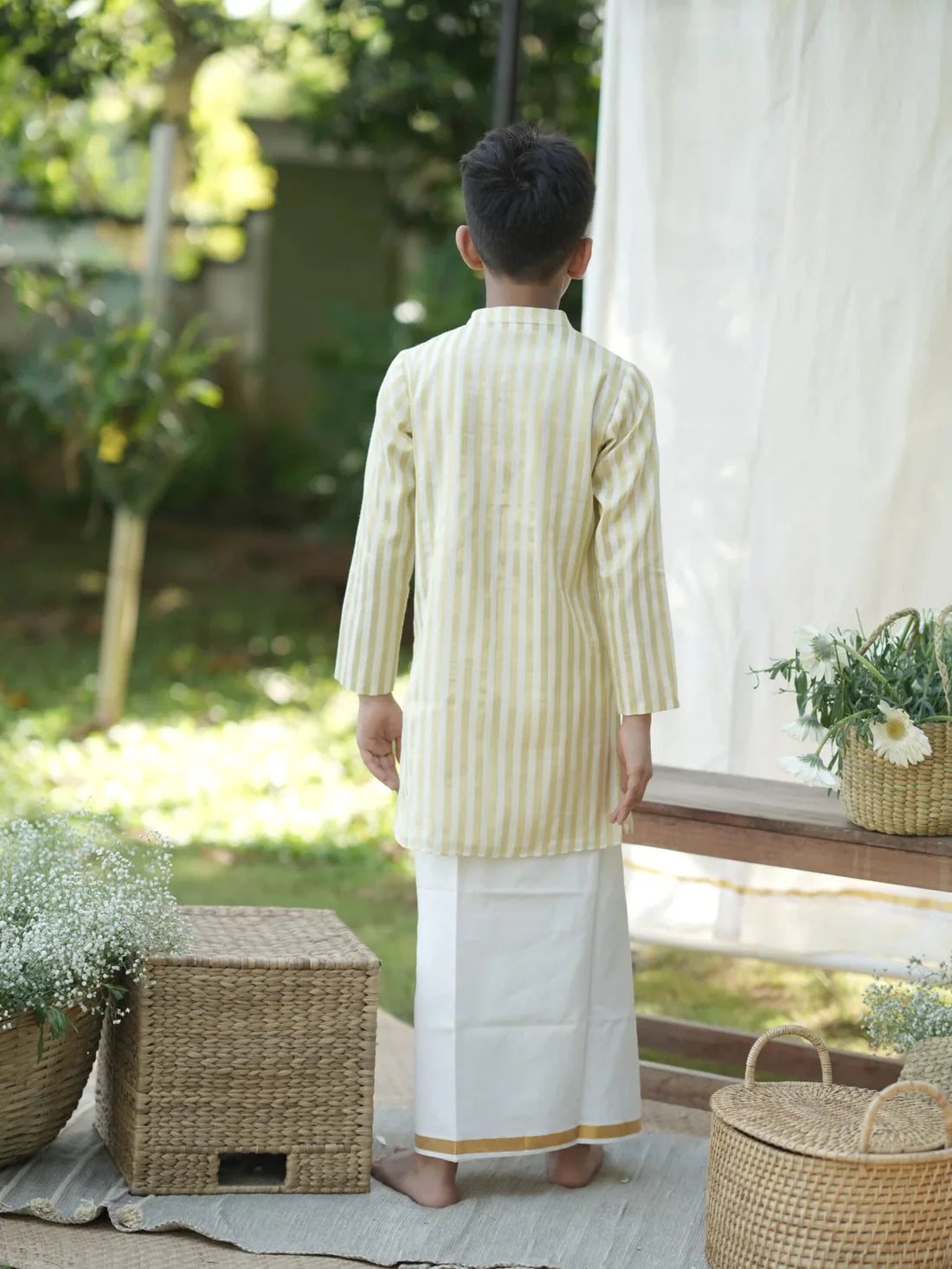 Rowan Onam Kasavu Stripe Kurta