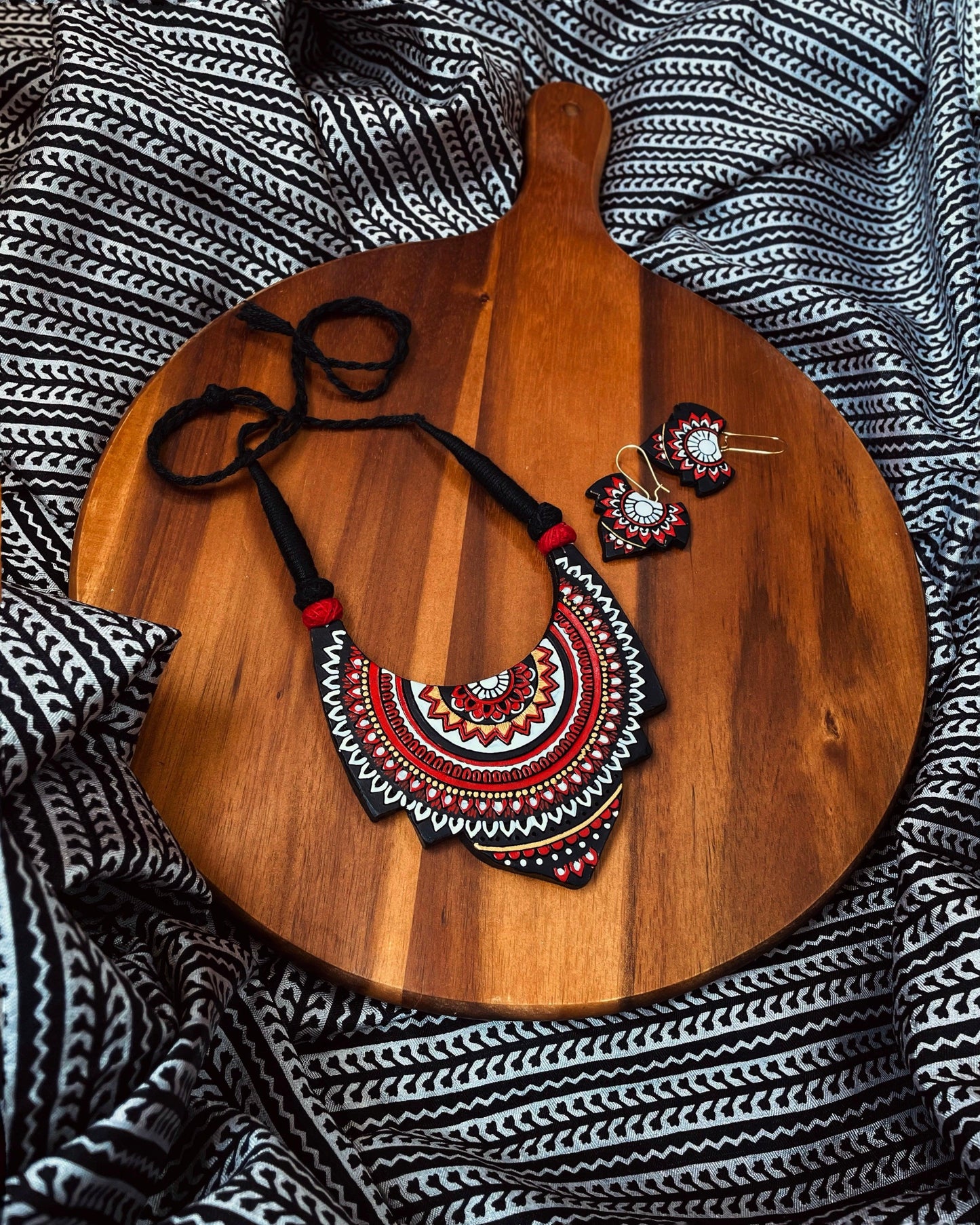 THEYYAM SERIES- DAIVA HAARAM| HANDCRAFTED STATEMENT SET