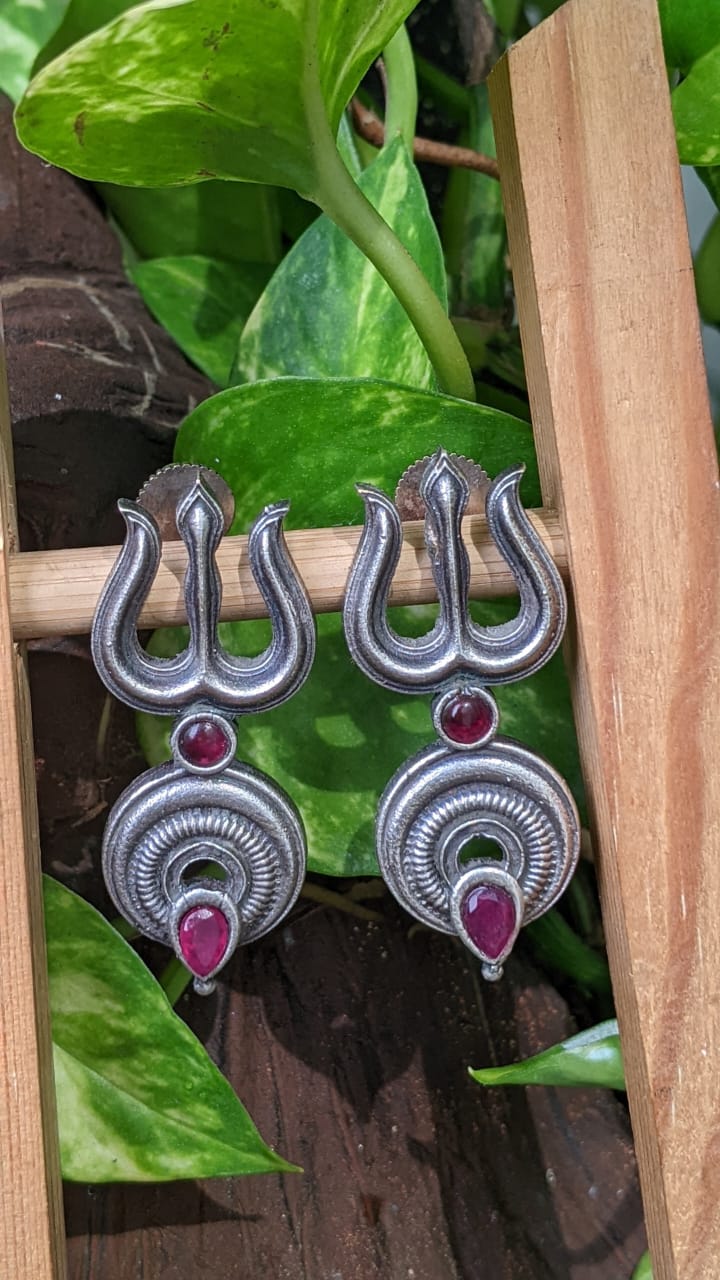 TRISHUL | STATEMENT STUD