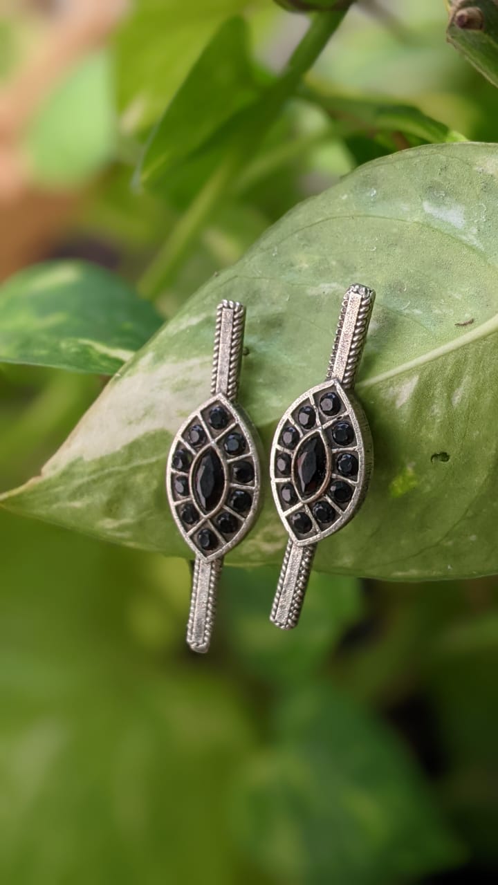 LEAFBORNE TWIG STUD