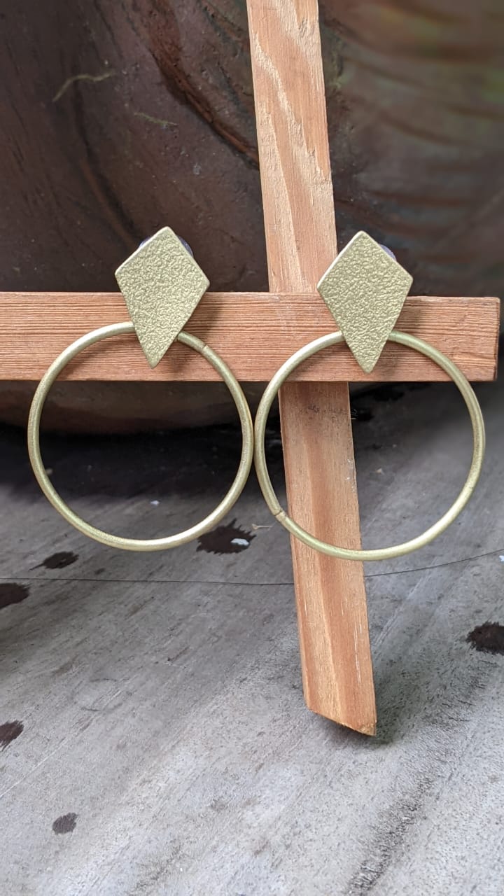 BRASS STATEMENT STUD