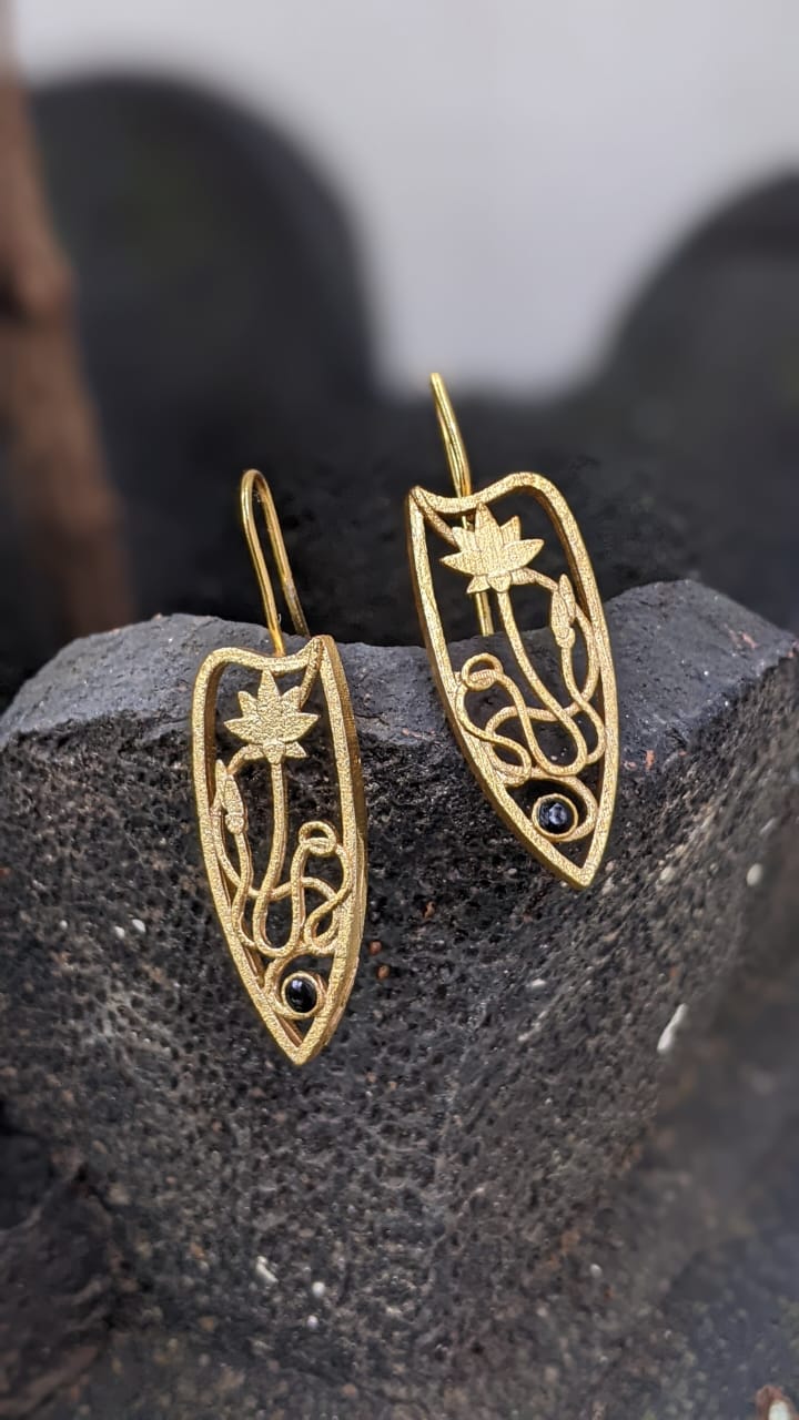 LOTUS COIL BRASS HOOKS
