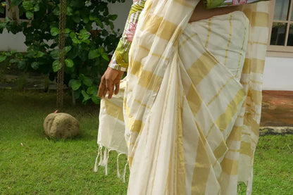 Radha Kamalam Blouse + Kasavu Onam Saree