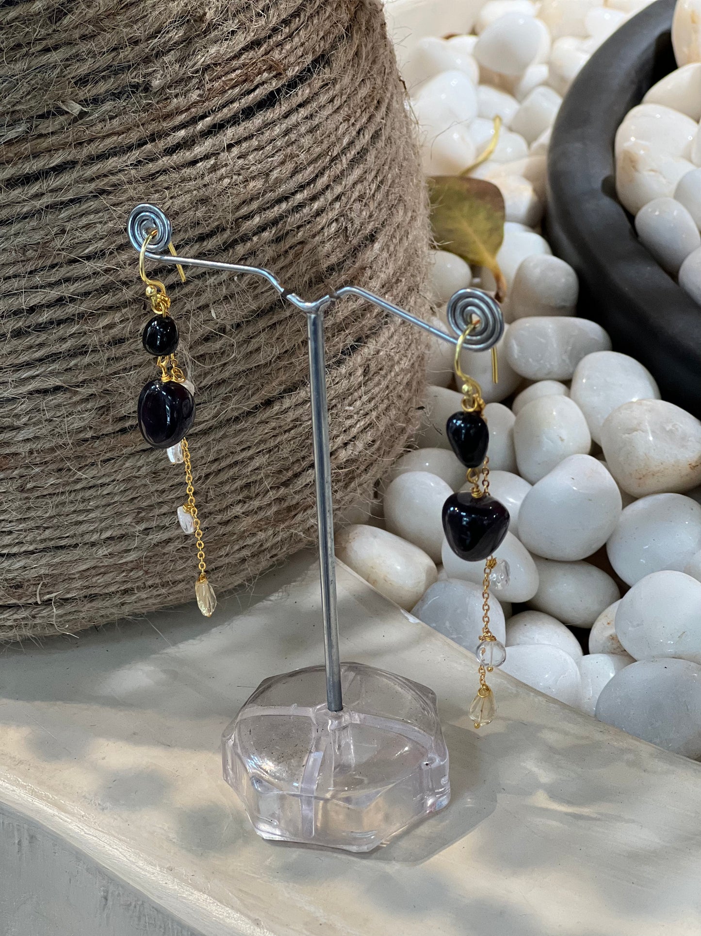 BLACK & WHITE STONE EARRINGS