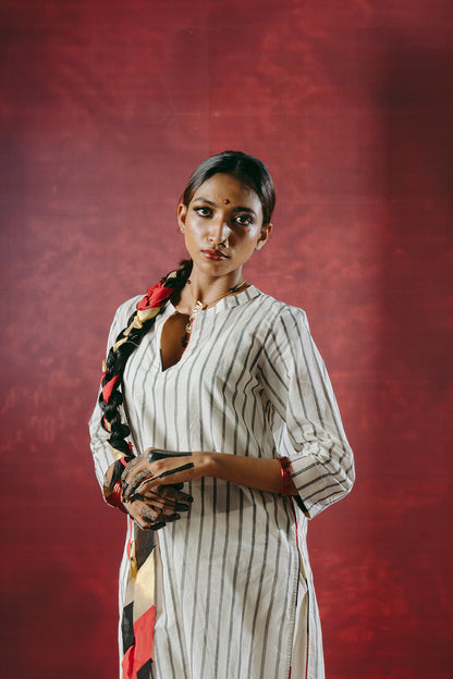 KARINIRA KURTA