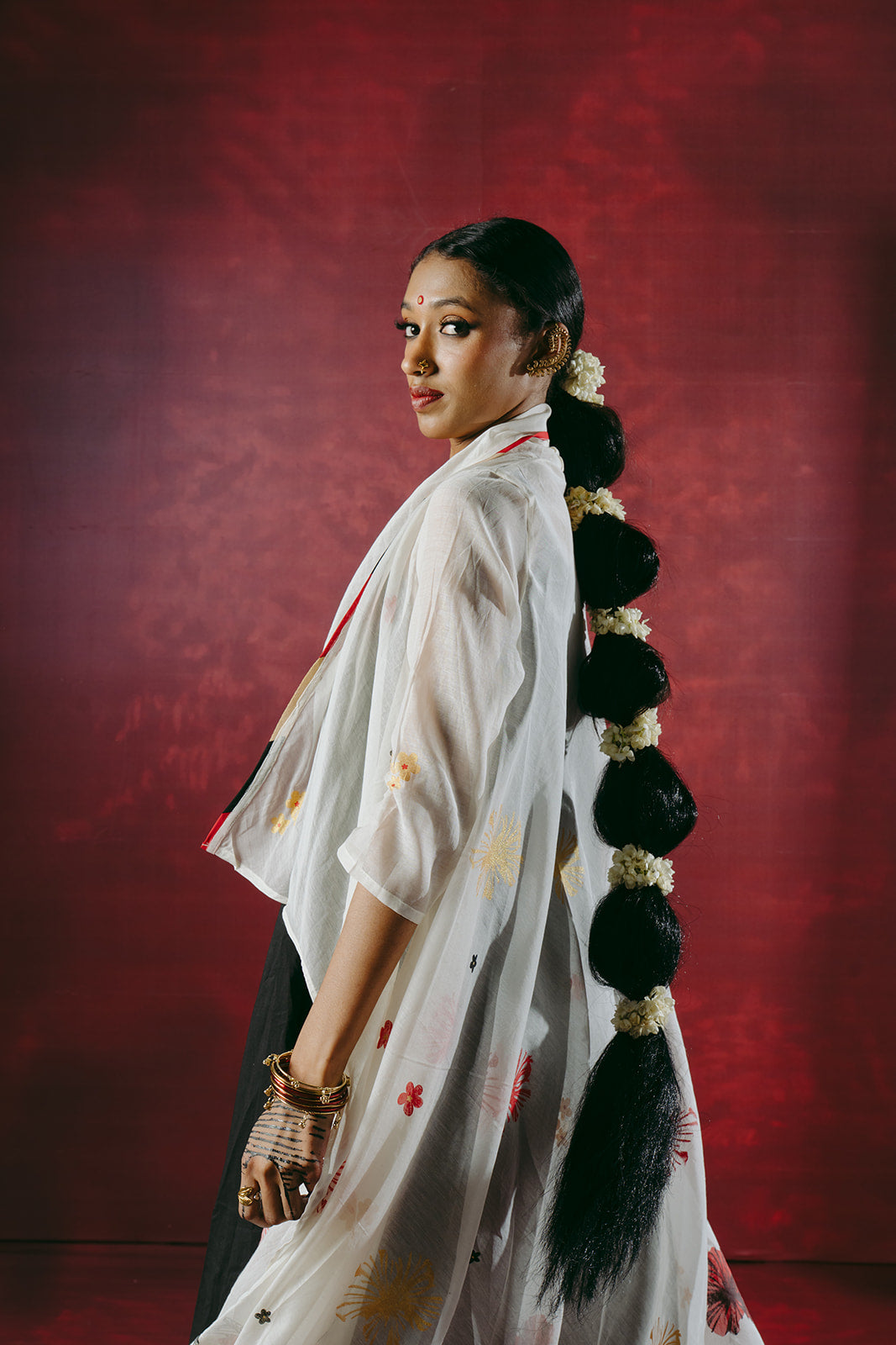 Shwetham Overlay | Mathangi Collection