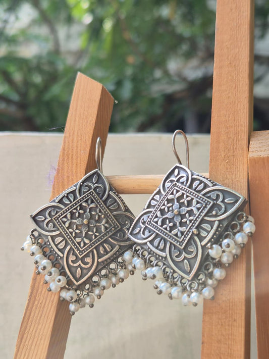 HETHWI DIAMOND PEARL HOOKS