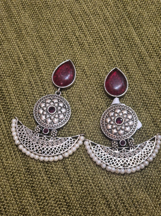 TEARDROP THREE LAYERED DIYA PEARL EARRING