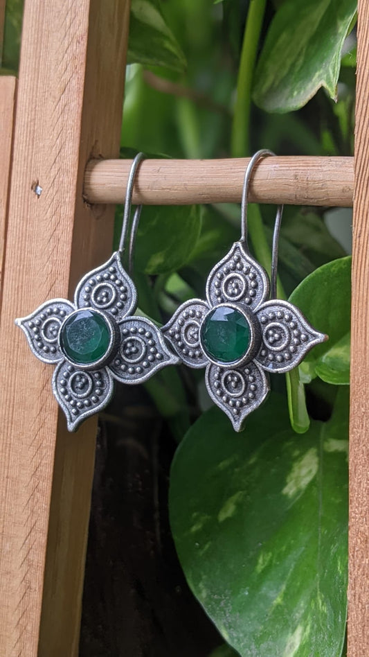 FLORAL GREEN STONE HOOKS