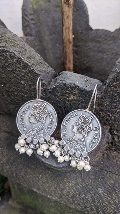 QUEEN VICTORIA | SILVER PLATED STATEMENT HOOKS