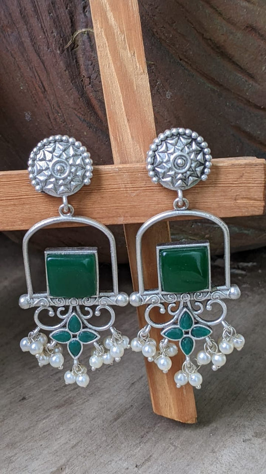 TULYA PEARL STATEMENT STUD