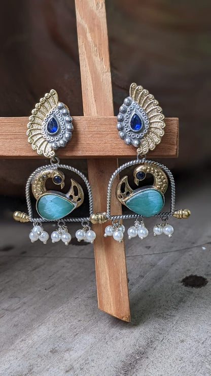 PEACOCK PEARL STATEMENT STUD