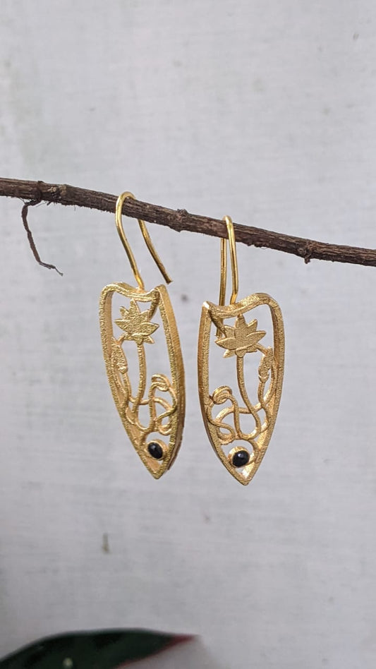 LOTUS COIL BRASS HOOKS