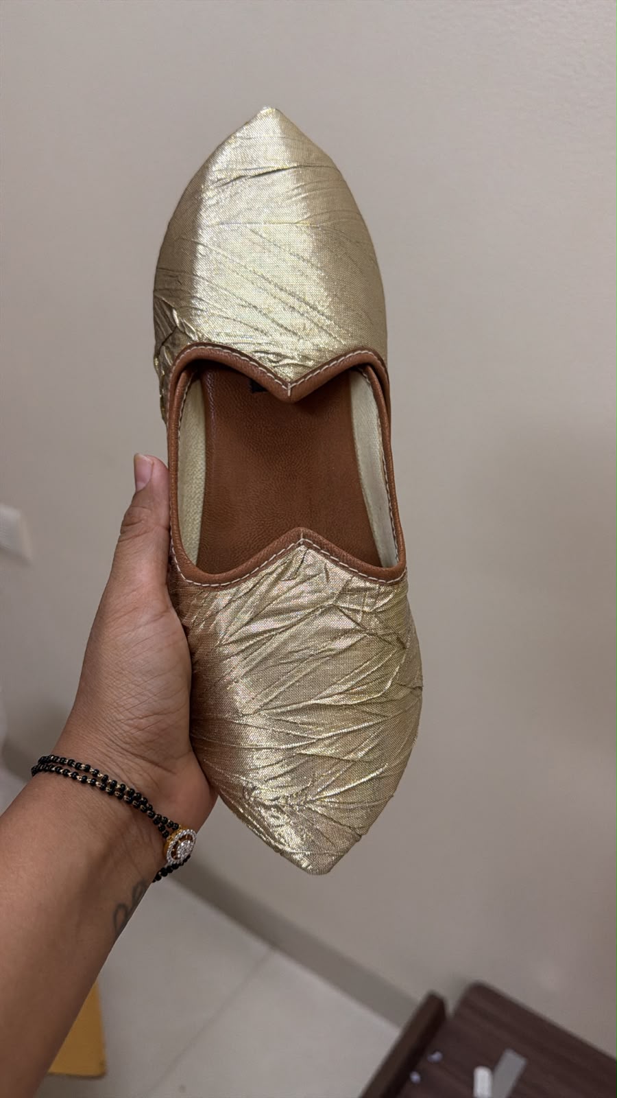 SUVARNA UNISEX MOJARIS