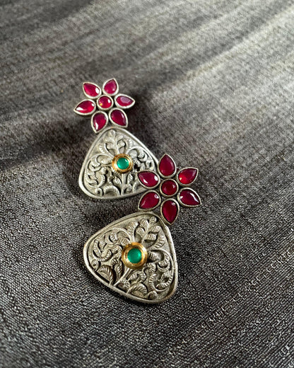 Ratna Rang - Maroon Flower