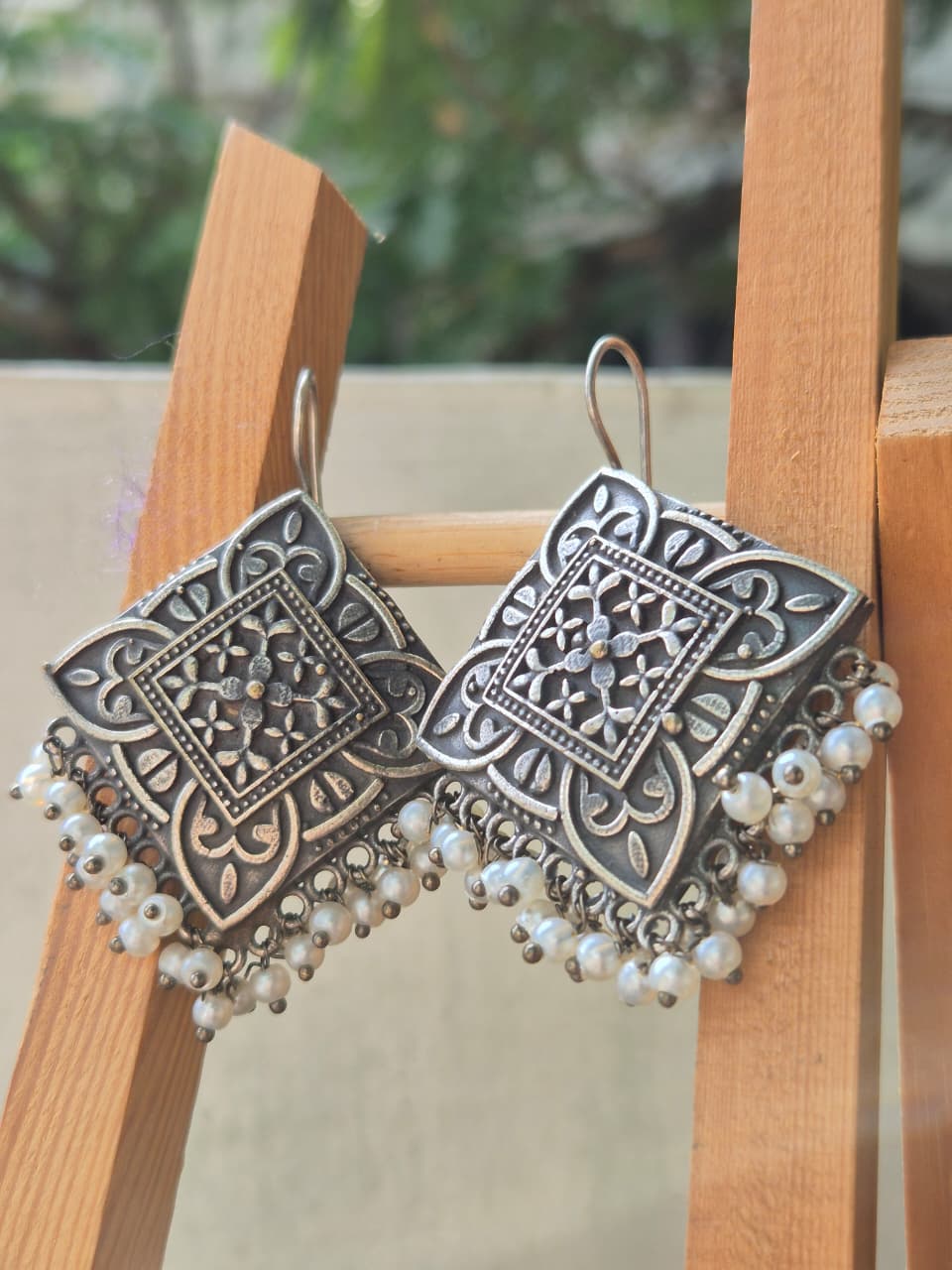 HETHWI DIAMOND PEARL HOOKS