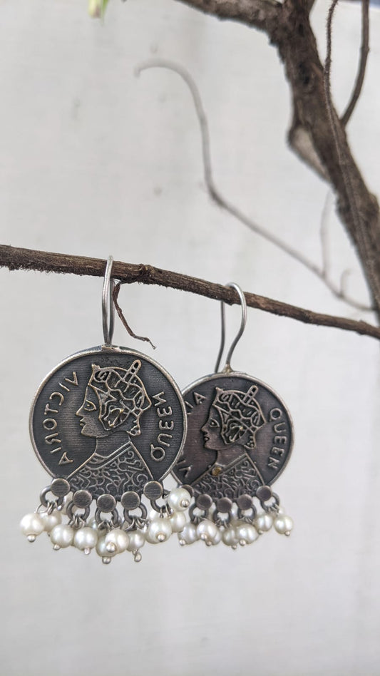 QUEEN VICTORIA | SILVER PLATED STATEMENT HOOKS