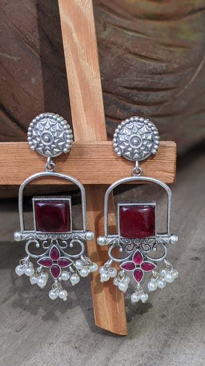 TULYA PEARL STATEMENT STUD