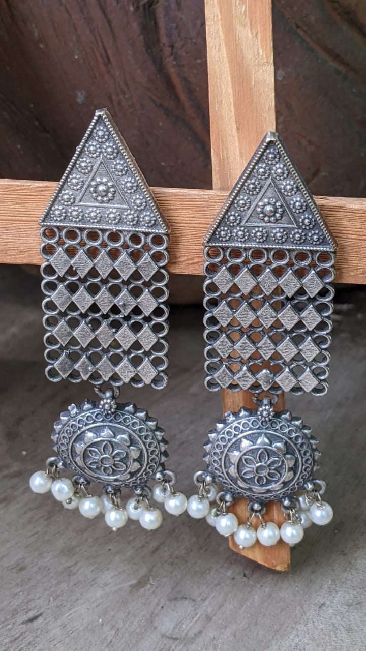 TRIBAL LONG PEARL EARRINGS