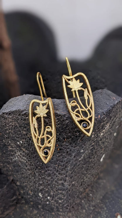LOTUS COIL BRASS HOOKS