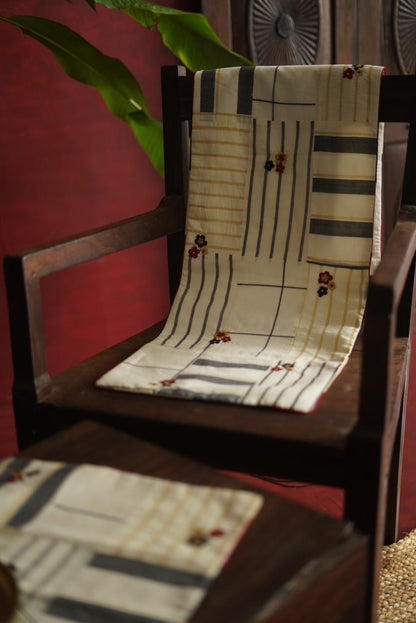 Nira Runner & Placemats – view 3