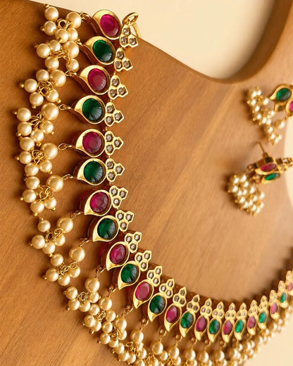 Antique Gold Kemp Stone Pearl Choker Set | House of Pallikkara