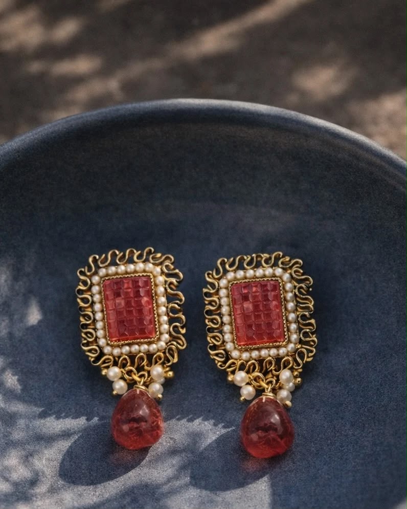 Antique Gold Kemp Stone Drop Earrings | House of Pallikkara