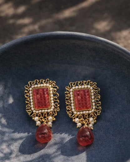 Antique Gold Kemp Stone Drop Earrings | House of Pallikkara