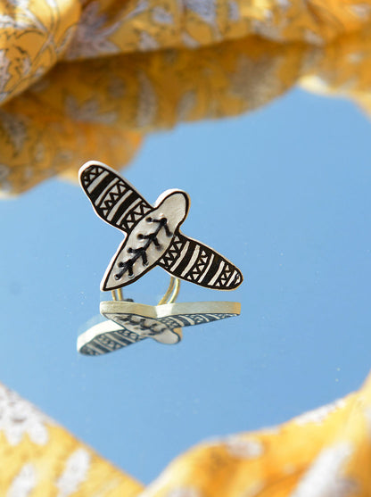 Basanti the Bee: Ring