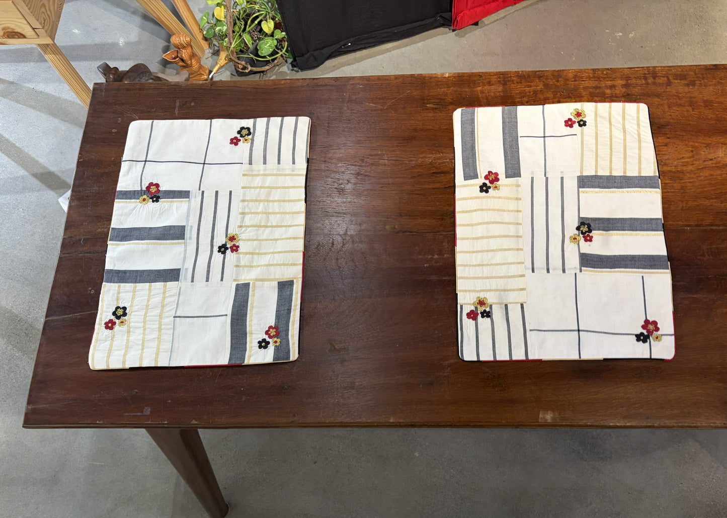 Nira Table Mat